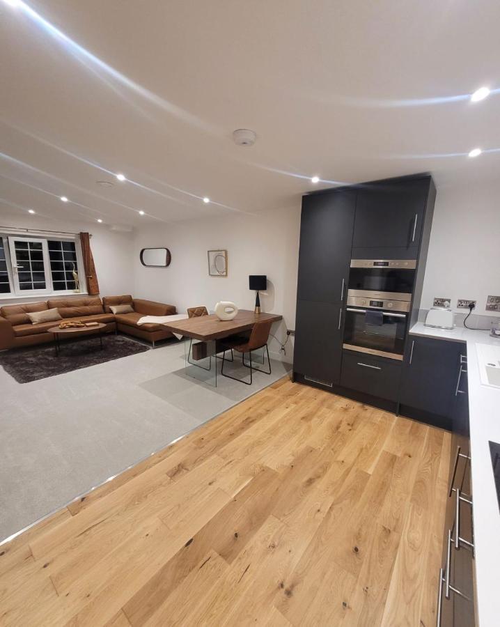 Luxury 1 Bed Apartment In The Heart Of Rochester Wainscot Екстериор снимка
