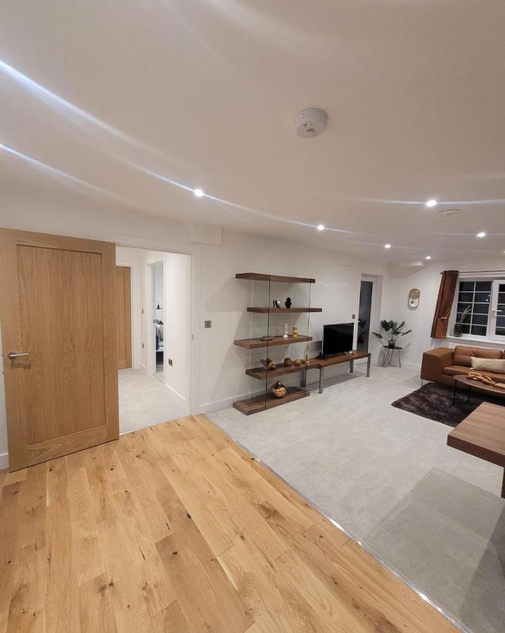 Luxury 1 Bed Apartment In The Heart Of Rochester Wainscot Екстериор снимка